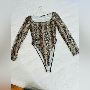 Silky leopard bodysuit